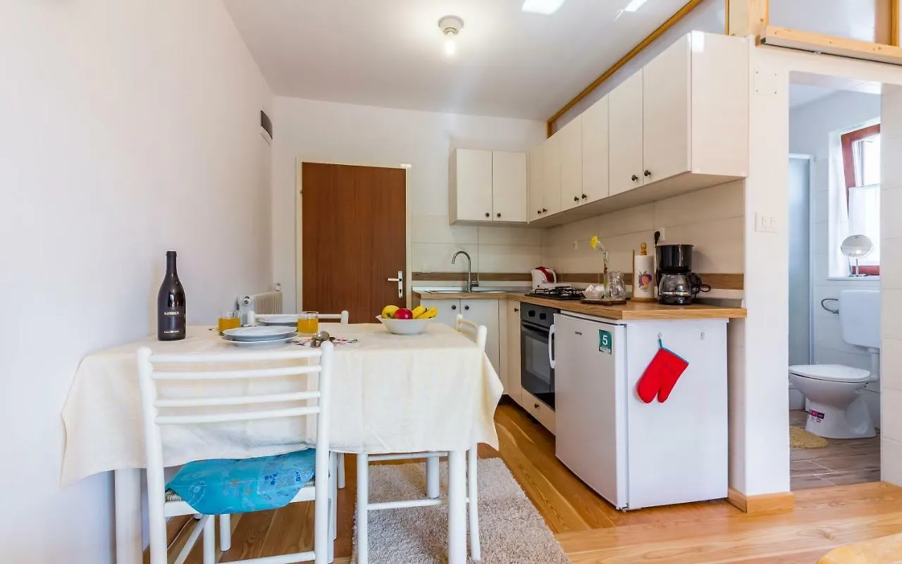 Studio Apartment Meden Pomer Croacia